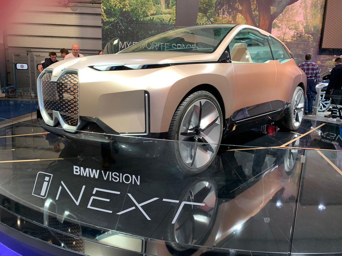 AllPhi's tweet photo. Wat inspiratie opdoen voor ons nieuw wagenpark๐ก๐๐๏ธ Bedankt voor de uitnodiging BMW Sneyers! Groetjes, Annelies vanop de Brussels Motor Show 2020 ๐คฉ
#fleet #AllPhi #dotNET https://t.co/ZdUKQnF6iU