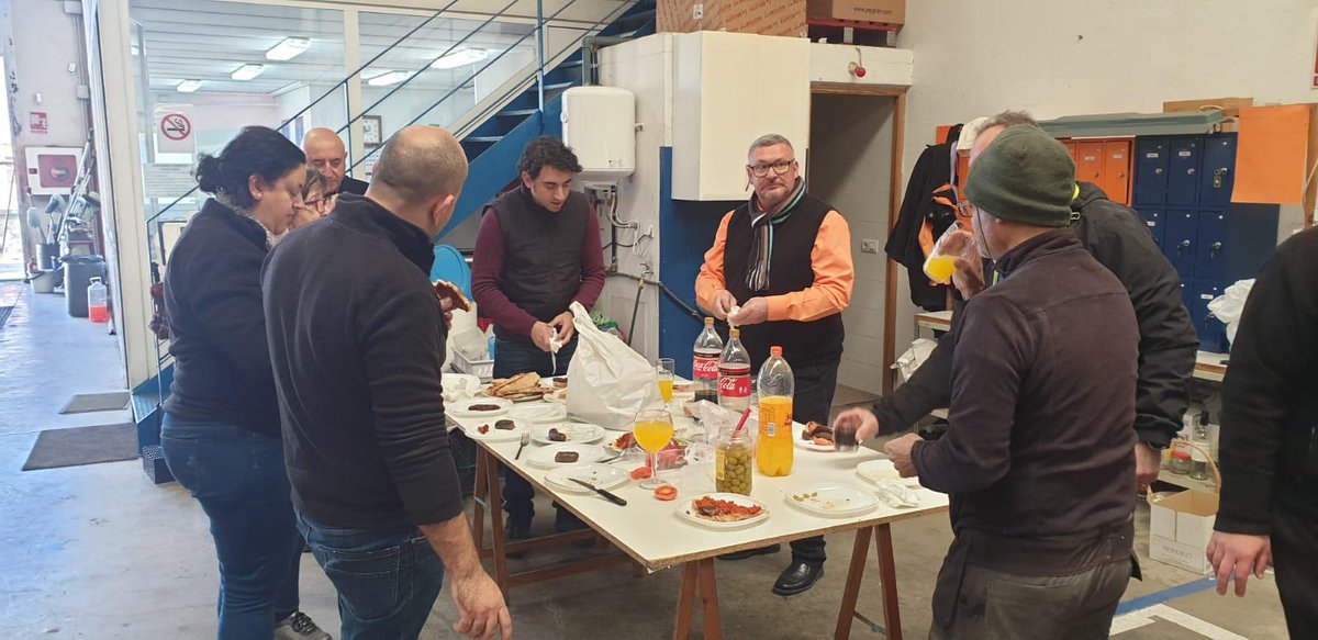 FuturtransSL's tweet photo. A 𝗙𝘂𝘁𝘂𝗿𝘁𝗿𝗮𝗻𝘀 ja ho estem brufant! Visca Sant Antoni! 🔥

#santantoni #santantoni20 #mallorca #torrada #foguerons #santantoniieldimoni #espinegades #sobrassada #botifarrons #dimonis #santantoniieldimoni #focifum #viscasantantoni https://t.co/AEfOW2l7t4