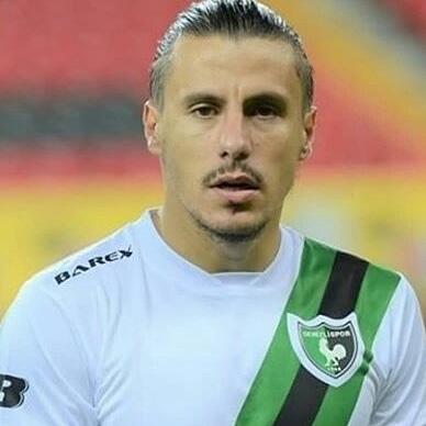 SSesi16's tweet photo. Kerim can akyüz bursaspor da akşam idmanına çıkacak https://t.co/FgPeZpfwD7