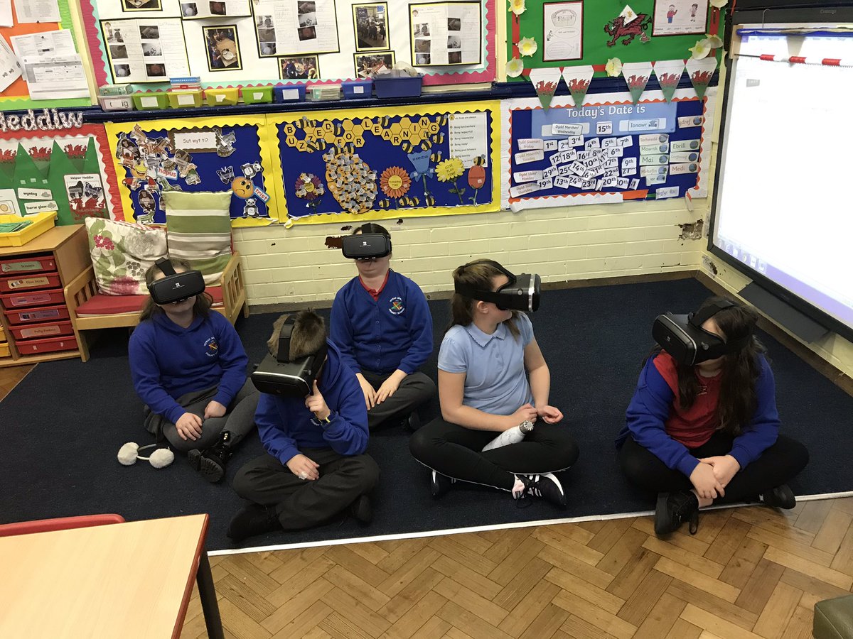 ympsdl's tweet photo. Brilliant first ‘Digital Leaders’ meeting today, lots of new ideas for 2020. We looked at our action plan and used VR goggles. #ympsdigital #ympspupilvoice https://t.co/4jLWxN8tQC