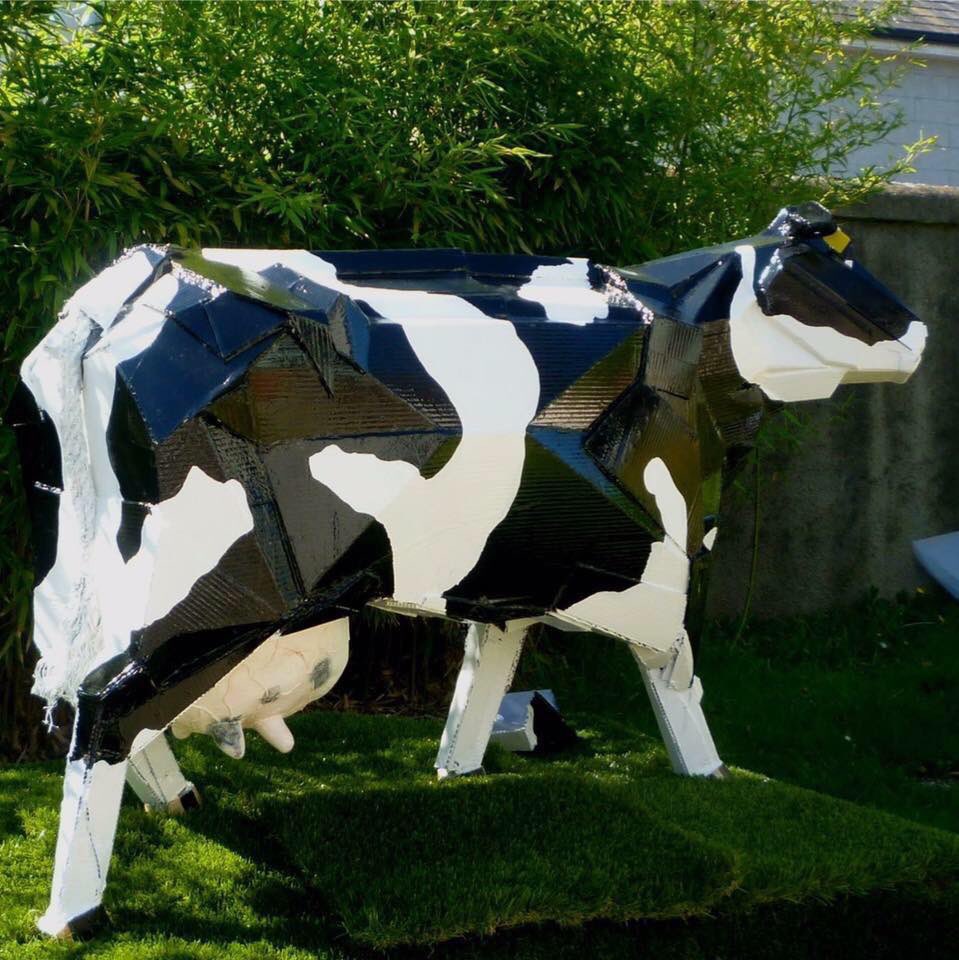 E_PhelanArt's tweet photo. Election posters get a bad rep but without them I couldn’t do half of what I do and ya can stick a politicians face on a cows hole #reuse #repurpose #recycle #electionposters #GE2020 #ireland #election #reuseart #repurposeart #recycleart #cow #plastic #plasticart https://t.co/W0m3C2zsK5