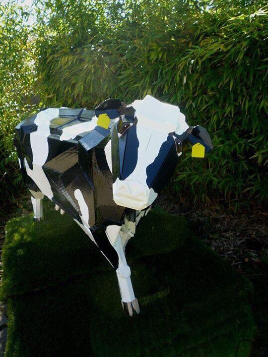 E_PhelanArt's tweet photo. Election posters get a bad rep but without them I couldn’t do half of what I do and ya can stick a politicians face on a cows hole #reuse #repurpose #recycle #electionposters #GE2020 #ireland #election #reuseart #repurposeart #recycleart #cow #plastic #plasticart https://t.co/W0m3C2zsK5