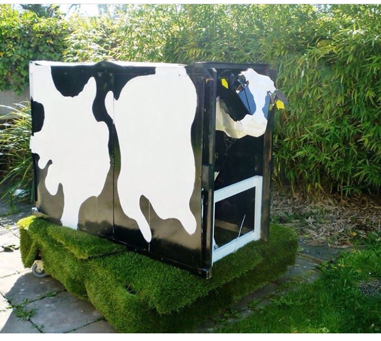 E_PhelanArt's tweet photo. Election posters get a bad rep but without them I couldn’t do half of what I do and ya can stick a politicians face on a cows hole #reuse #repurpose #recycle #electionposters #GE2020 #ireland #election #reuseart #repurposeart #recycleart #cow #plastic #plasticart https://t.co/W0m3C2zsK5