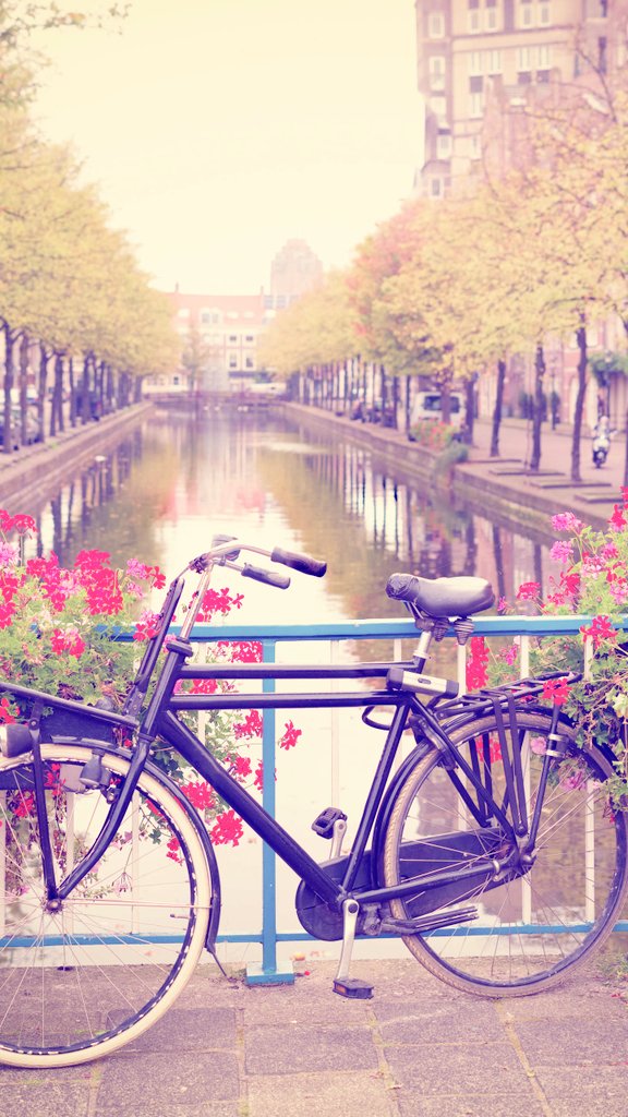 Sevmekten vazgeçtiğin an, ruhunu yok etmeye başladığın andır.

#ÇokSevdim