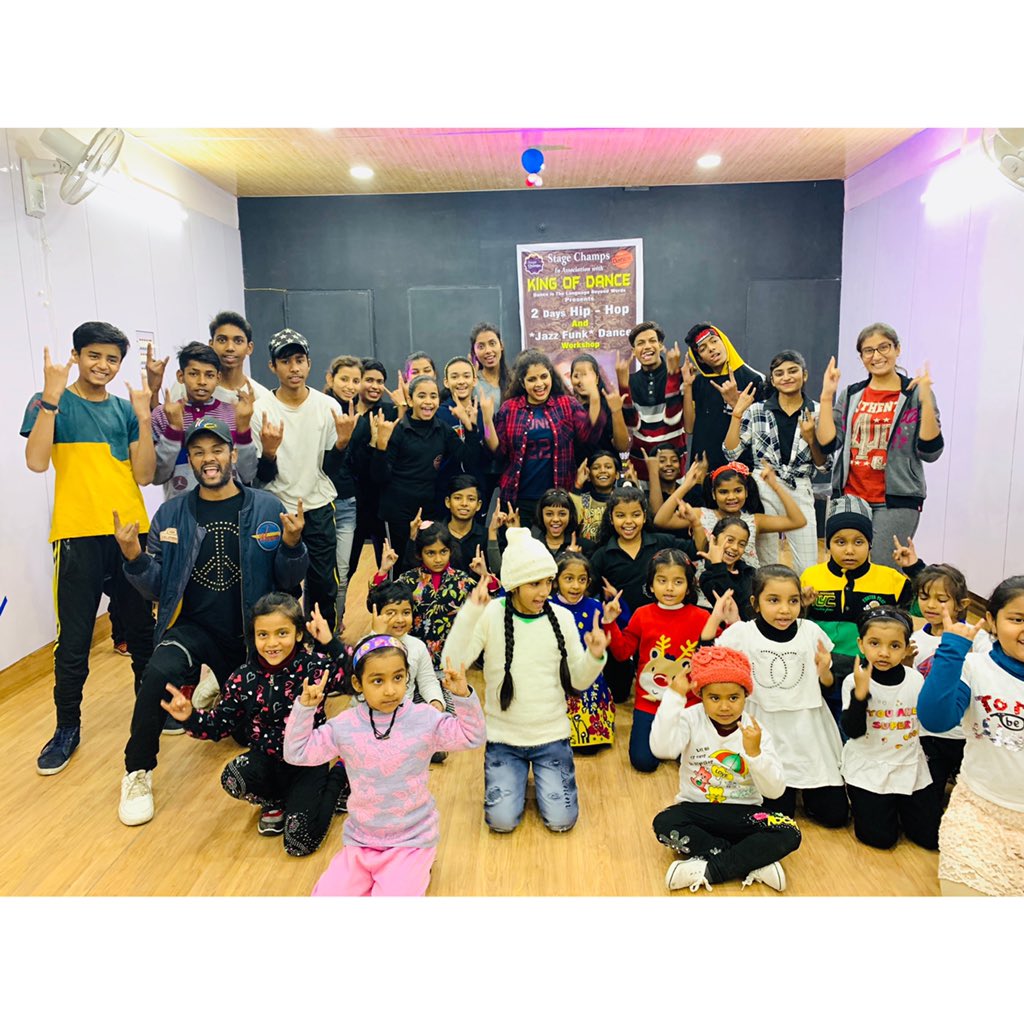 vishalraikod's tweet photo. Successfully Done Two Days Of Workshop Specially Thnx 2 Richa Mam Mam For Teaching Us Different Dance Form & Variations🥰🥰
@kodpatna
#teamkod #kingofdancepatna #bestdanceclass #kodcrew #kodteam #kodworkshop #kingofdanceindia #kingofdancebihar #bestdanceclassinpatna #vishalkod https://t.co/6xpGsFzUWz