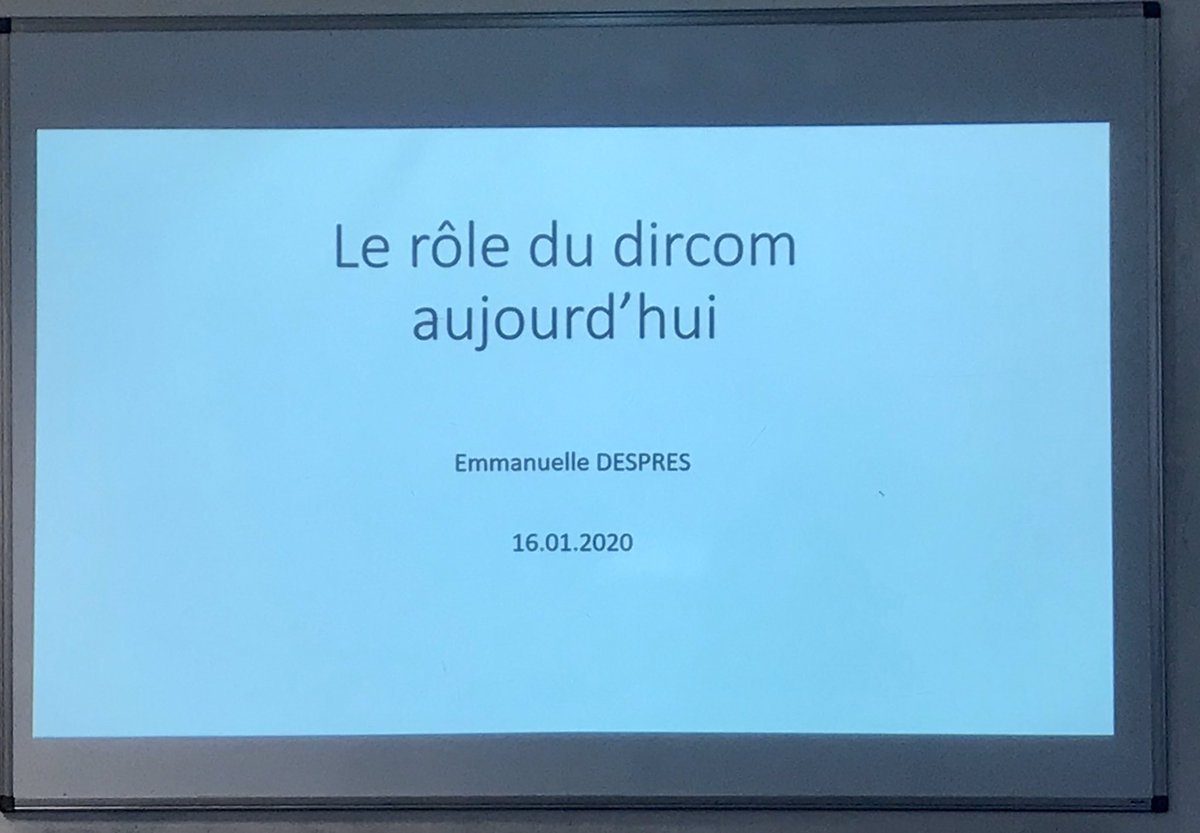 caroline_lhry's tweet photo. ❓Le rôle du #DirCom d’aujourd’hui. Face à des #publics de + en + méfiants et à la pression des #medias, l’engagement des #marques est déterminant. 
Merci à Emmanuelle Despres de  #NAOS (ex Leclerc/FDJ/Danone)
#skincare #communication #tendances #MC2 @MC2_Assas https://t.co/mcEpIkVRCW