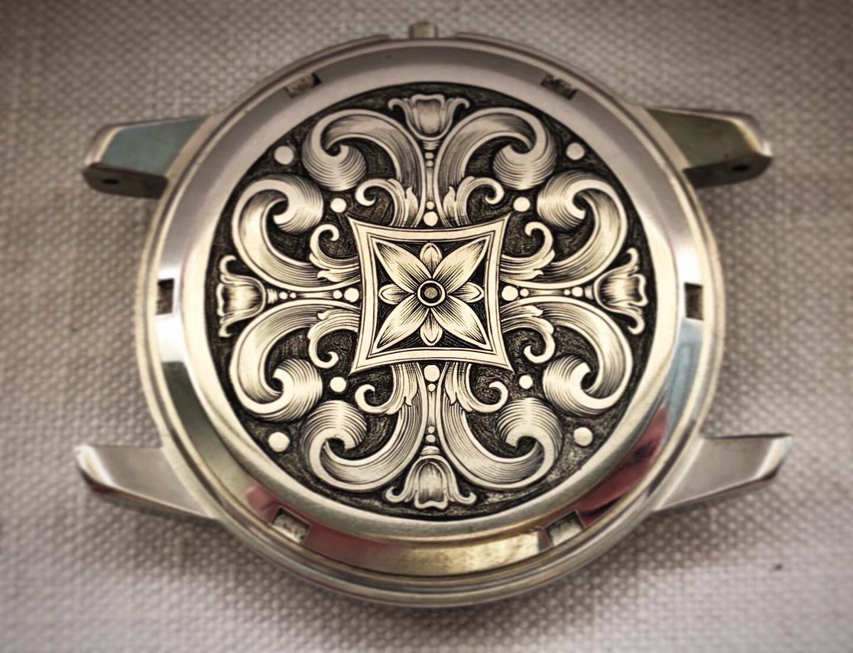 276ccm's tweet photo. So a little #scrollwork #watchengraving on this #watch with the @AirGraver tools from Steve Lindsay. #hanengraving #handengraver #handengraved The motif is deigned in #procreate by @Procreate on #ipadpro #applepencil #rosemaling #gravering #grabado #engraving #scrolls #handmade https://t.co/ZEVQhN3O9Y
