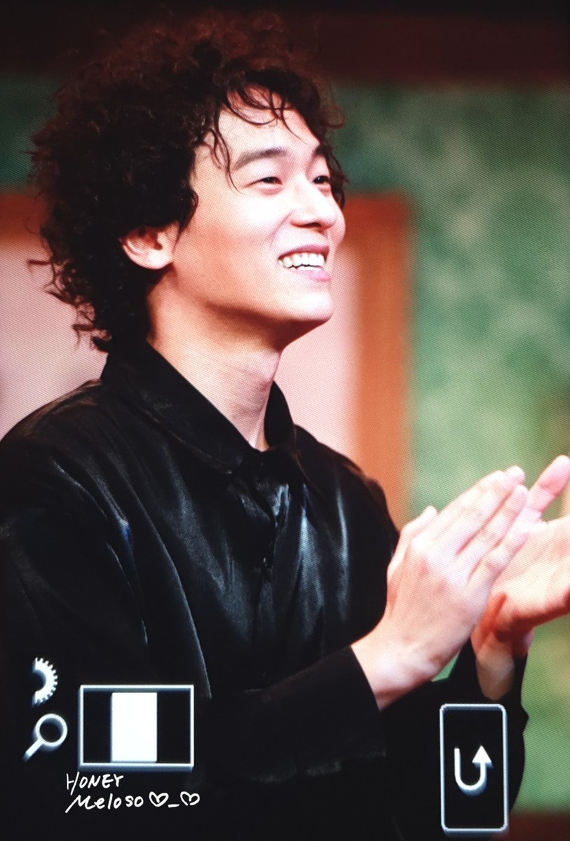 HONEY_MELOSO's tweet photo. [PREVIEW] 200116 연극 #도둑배우 커튼콜 #병헌 (@honey_schedule) 너무 오랜만에...😂 https://t.co/R0LzF9NRvJ