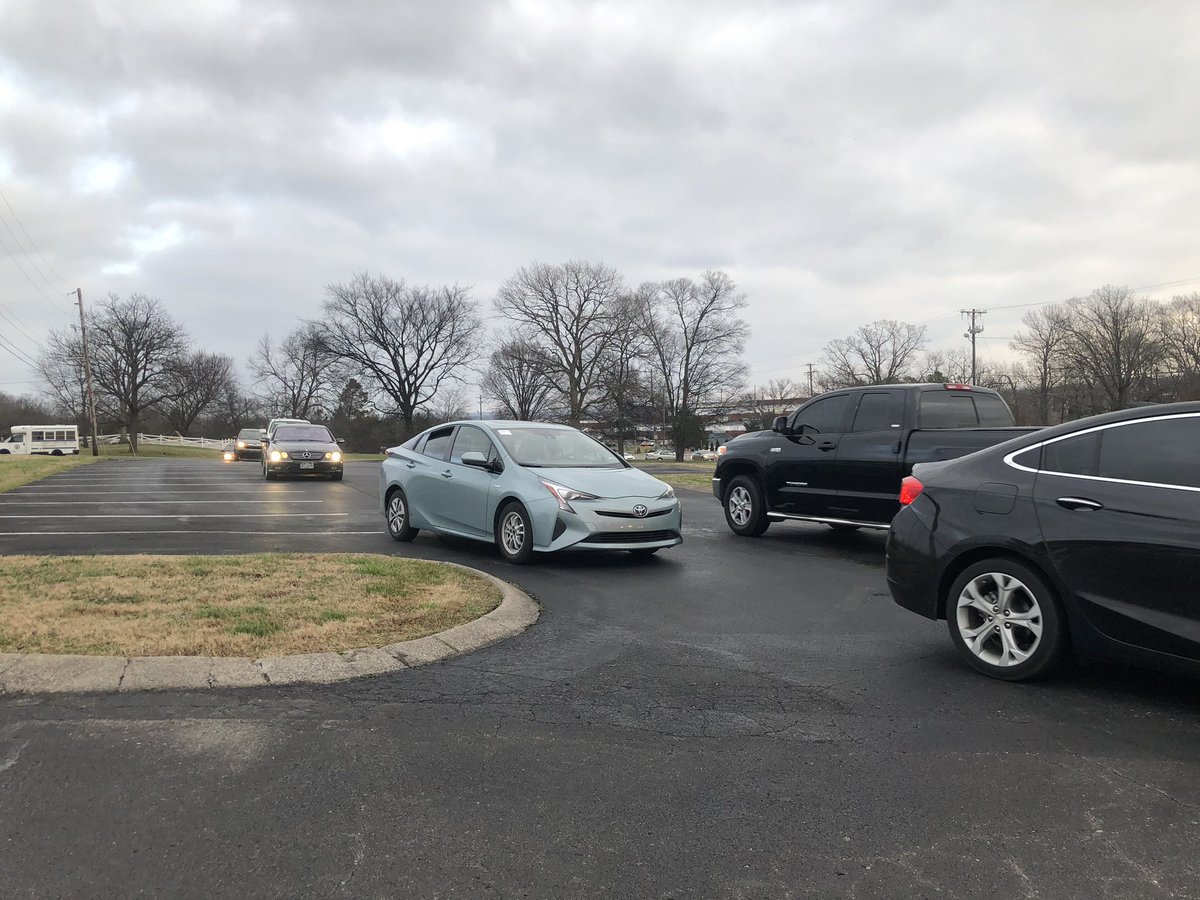 shelbyasansone's tweet photo. 3 car crash is making traffic move slow Bell Road. All lanes are closed, but some people are using the church parking lot to get around it. 

4 people were taken to the hospital, but there’s no life threatening injuries. @WSMV #breaking #crash #bellrd https://t.co/3fODDQG0Rw