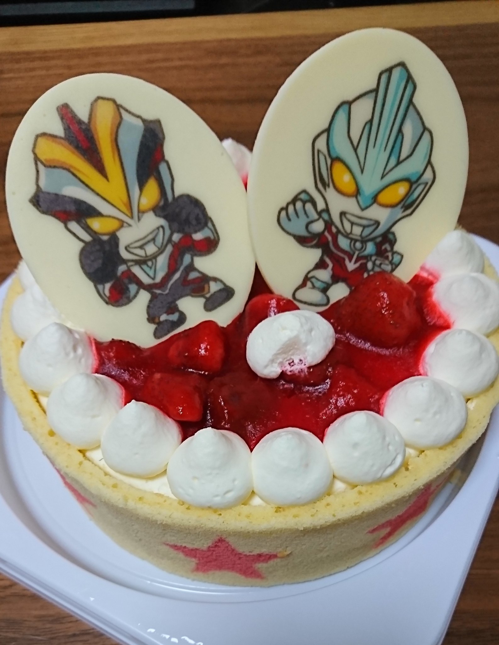 タコヤキーダー Na Twitteri 誕生日 バースデーケーキ ウルトラマンギンガ ウルトラマンビクトリー うちの子が先日3歳になったので大好きなウルトラマンのケーキをプレゼント 喜んでくれてた T Co 9uhssbxd6i Twitter