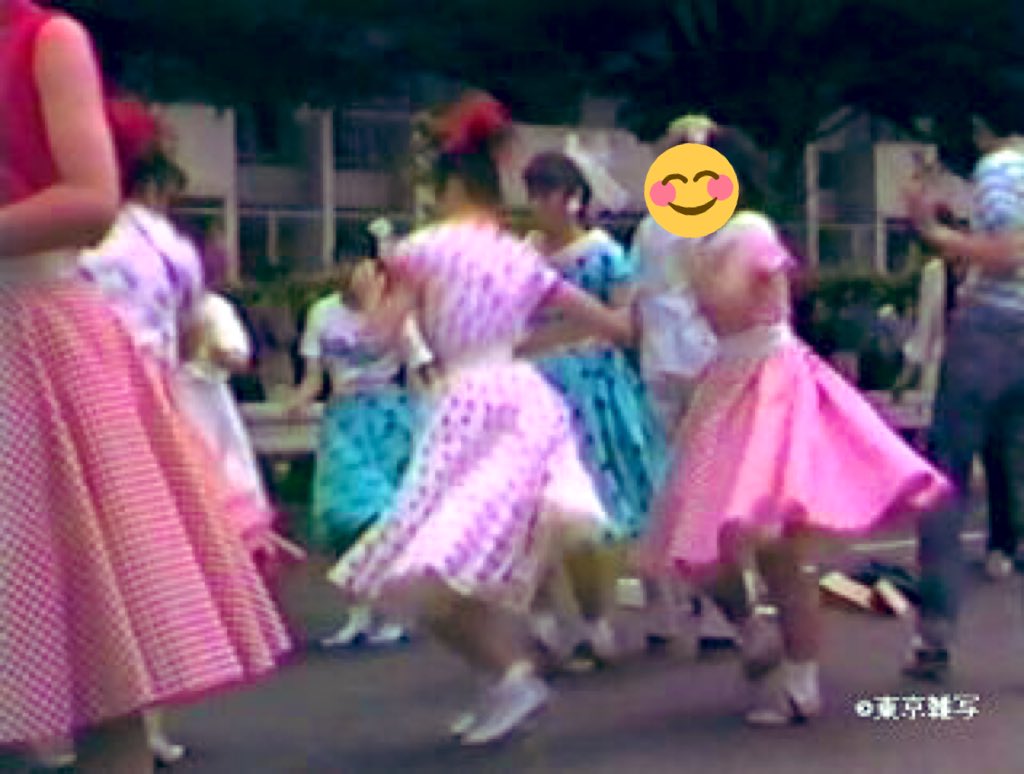 るびぃー 高校生くらいかな 竹の子族からこのローラー族なる集団が原宿にいるとしりました ポニーテールにフレアスカート 周りは田んぼばっかりだったけど わたしもこんな格好してたのだ 竹の子族 ポニーテール ローラ族 80年代 るびぃー 高校生くらいかな 竹の子族からこのローラー族なる集団が原宿にいるとしりました ポニーテールにフレアスカート 周りは田んぼばっかりだったけど わたしもこんな格好してたのだ 竹の子族 ポニーテール ローラ族 80年代