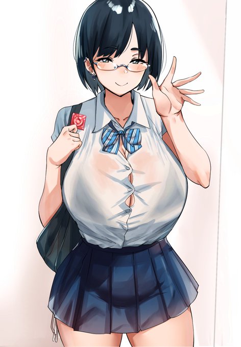 黒髪眼鏡のくせにピアスしてるJKです 