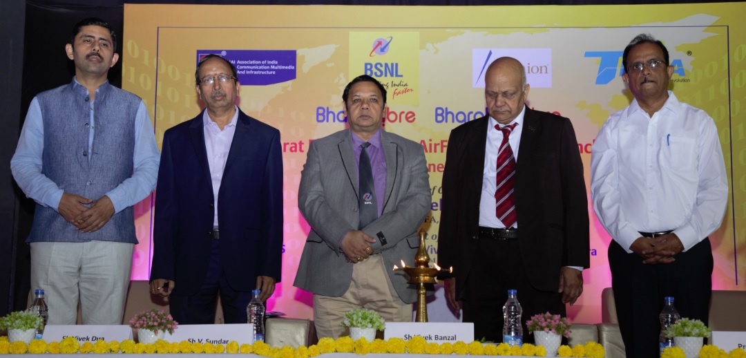 bsnl_tt's tweet photo. Bharat Fibre &amp; Bharat Airfibre Business Conclave seminar on Business Opportunities at #Hyderabad  hosted by @bsnl_tt @BSNLCorporate  @Utstarcom_In @yupptv  #Bharatfibre  #alphion https://t.co/lErsIvXdkj
