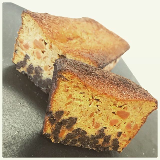 Il paraît que ce cake patate douce chocolat est surprenant... 👀L’avez vous goûté ?
.
.
.
#hallessolanid #cake #dessert #bio #restaurant #cuisine #chocolat #patatedouce #sansgluten #food #gourmandise #healthy #recette ift.tt/2u0I4hA