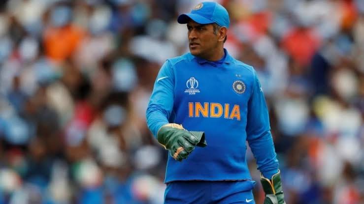 CrickeTimes's tweet photo. BREAKING: MS Dhoni unhappy after being snubbed from the BCCI central contract list. https://t.co/qOI0MQ4I3M
