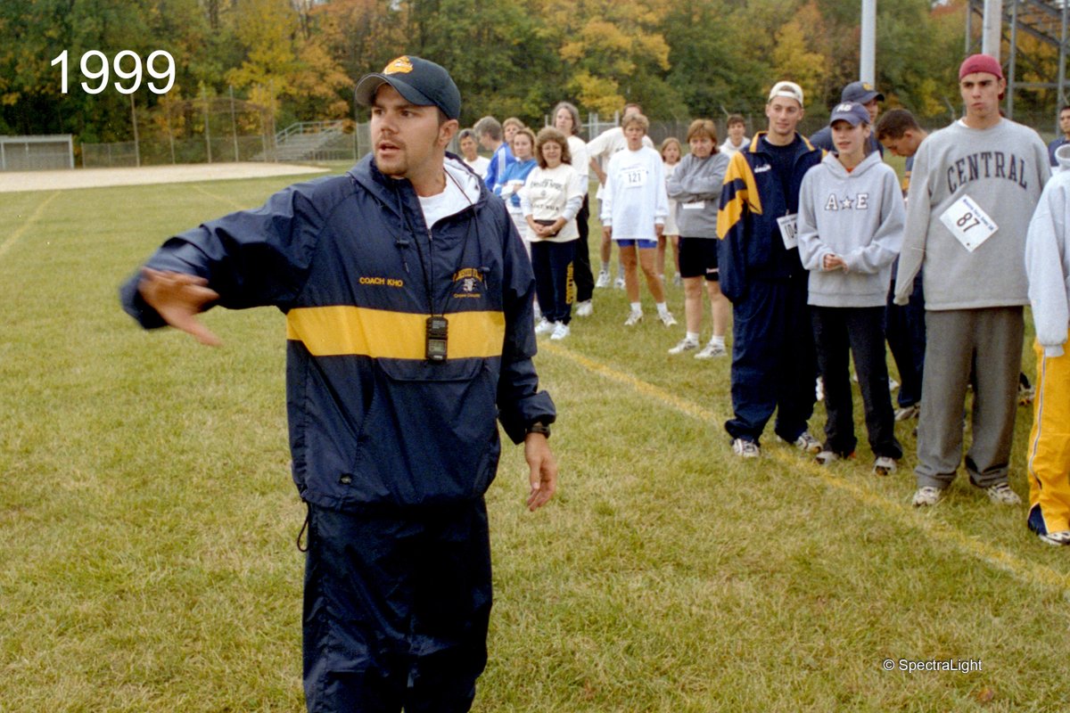 SpectraLightPho's tweet photo. Getting ready to start the #OlmstedSpirit5K race in 1999 - Year 2. Do you recognize anyone? #ThrowBackThursday #OlmstedSpirit #OlmstedFalls #OFHSbulldogs #OFHS #RunCle #BulldogPride #OlmstedFallsHighSchool #5kRaces #KidsRun #RunHappy #KidsFunRun #DaraHostaRace #SpectraLightPho https://t.co/mUaZj07Vcc