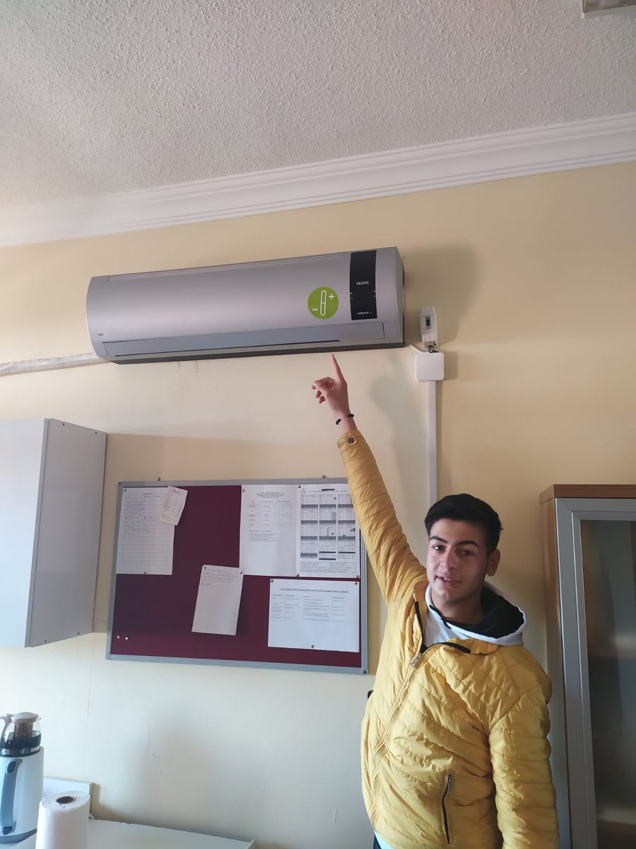 nextgenceee's tweet photo. Adıyaman Mimar Sinan MTAL öğrencileri enerjiyi verimli kullanıyor.Ya siz?
#nextgenceee#emojichallenge #elektriklicihazlar#cephe #ısıtmavesoğutmasistemleri#aydınlatma #yenilenebilirenerjiteknolojileri #yeninesilyakıngelecek #yereldeenerjiverimliliğiliderleri @ceee_ecem @IsDBEngage https://t.co/61MumU7T5z