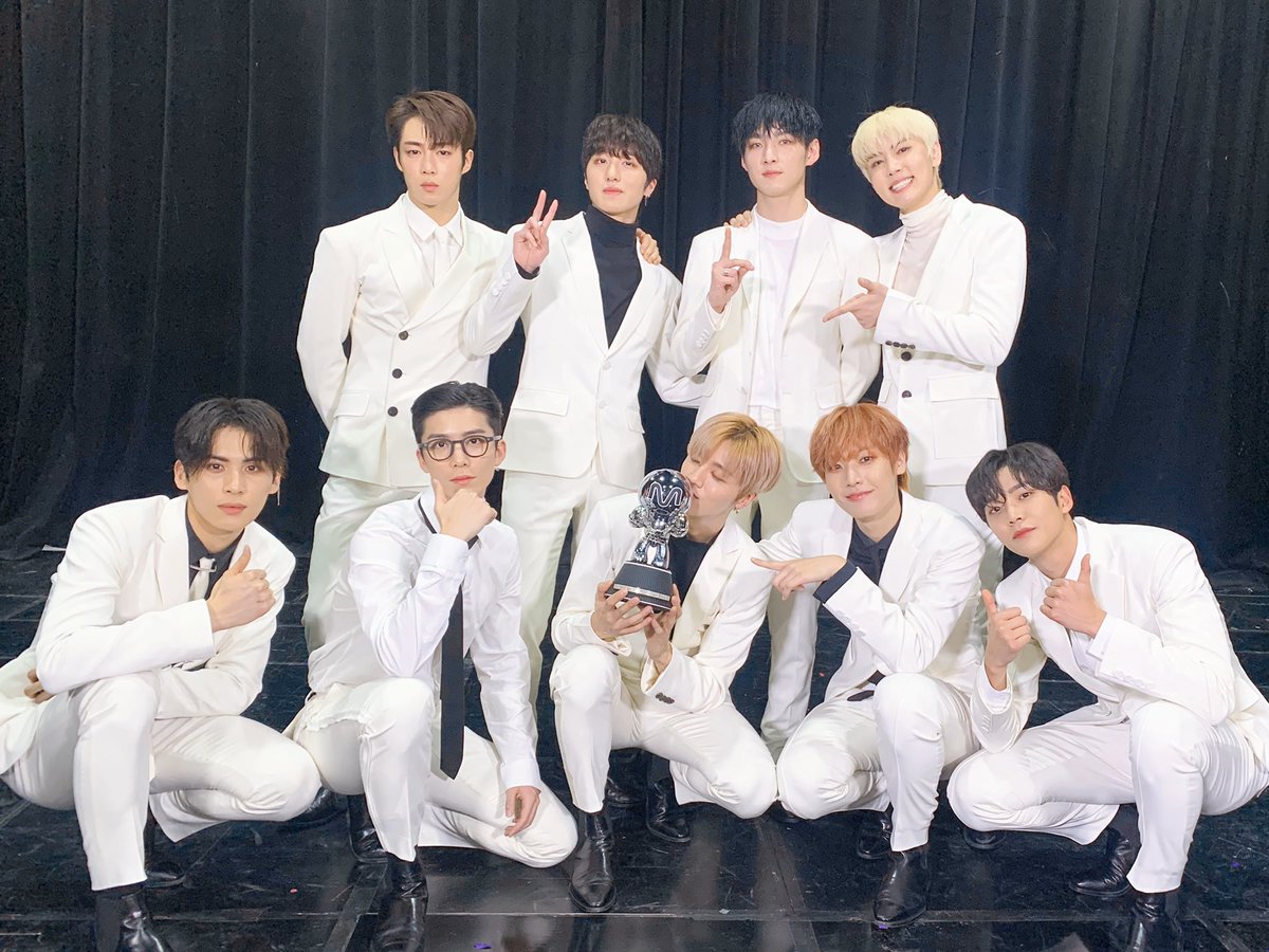 SF9_FANCLUB's tweet photo. [📸] 💖데뷔 1199일째💖
FANTASY가 선물해준 너무나 소중한 첫 1위🏆
언제나 행복하게 오래오래 함께해요🌌

#SF9 #에스에프나인 #GoodGuy #굿가이 #SF91stWin
@SF9official https://t.co/Ww3dnAsgu1
