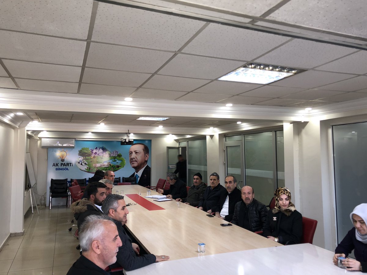 Merkez İlçe Başkanımız <a href="/feyzikzl/">Feyzi KIZIL 🇹🇷</a> başkanlığında haftalık istişare toplantısı yapıldı.