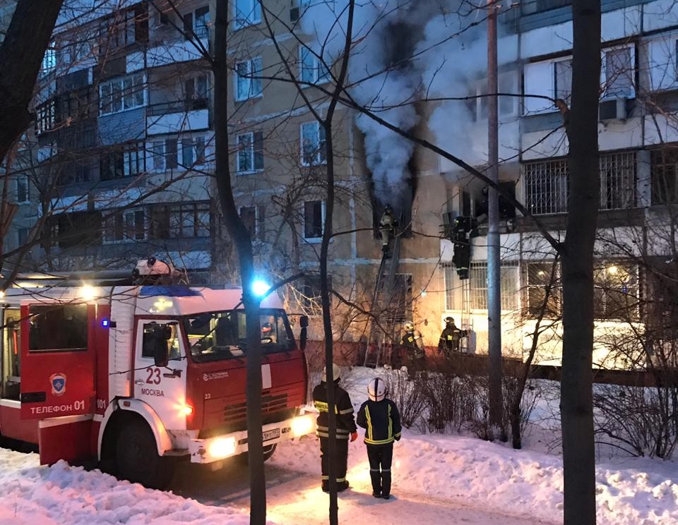 VVSinyakov's tweet photo. Подводим #ИТОГИ2019
Полностью устранены последствий пожара в жилом доме по адресу: Ярославское шоссе 8к2. Новый, 2020 год, жильцы дома встречали с новым ремонтом в подъезде
#Ярославский #Ярославскийрайон #СВАО #пожар 
https://t.co/9R4LsXIHA6 https://t.co/nHeE8wF1dm