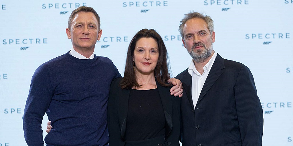Daniel Craig'in ardından tüm zamanların en popüler ajanı James Bond'u kim canlandıracak? Spekülasyonlar aylardır sürüyor. Serinin yapımcısı Barbara Broccoli, şimdilik son noktayı koydu: 'Siyah, beyaz veya başka bir ırktan ama kesinlikle erkek olacak.' #JamesBond #BarbaraBroccoli