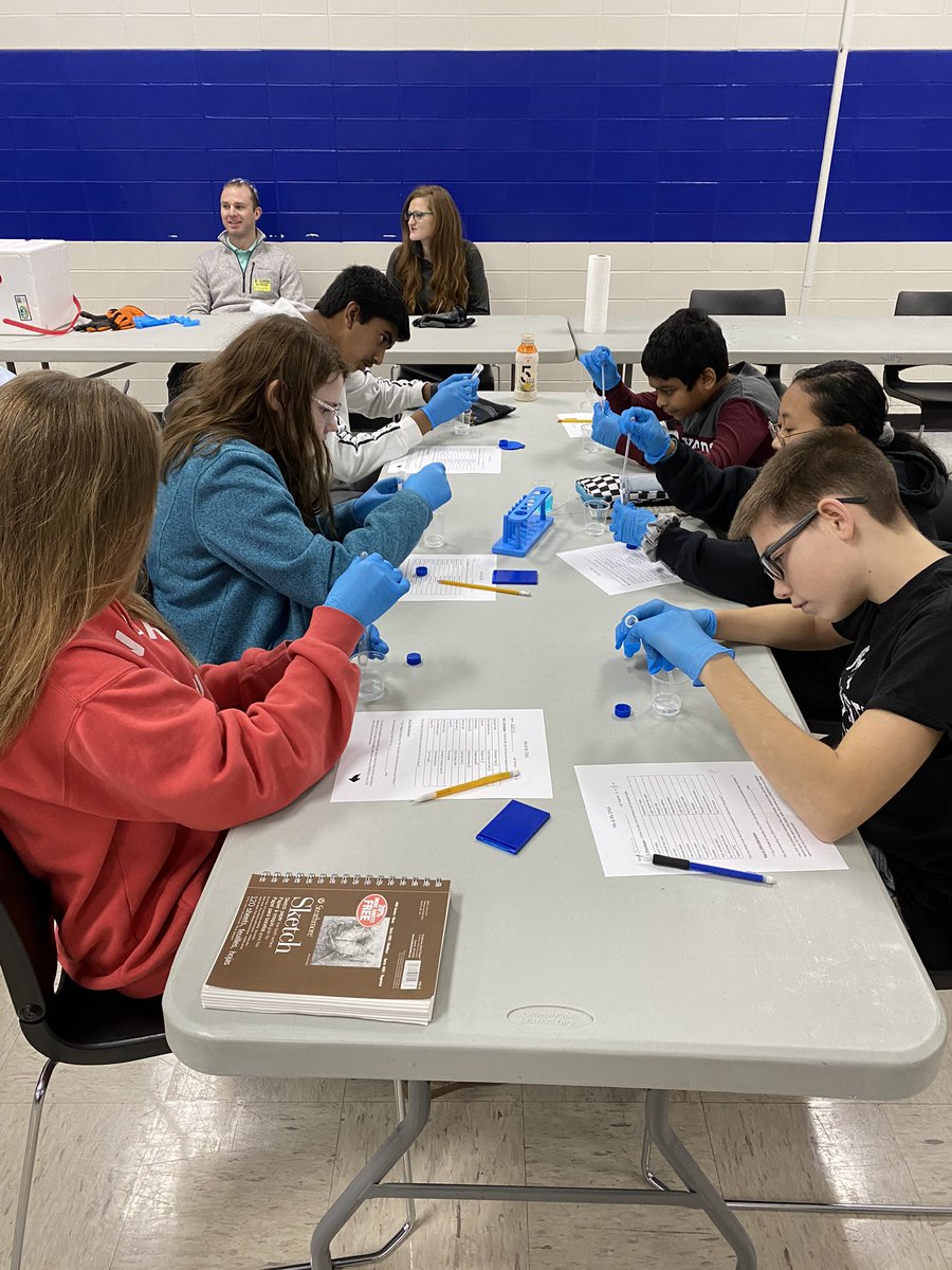 SMSwiz's tweet photo. Just a little #DNA extraction to start the week for #i3STEMzeta 🙃 #AbbottLab #MeAndMyDNA #STEM @ShanahanMS (1/2) https://t.co/q6nC1YIqg8