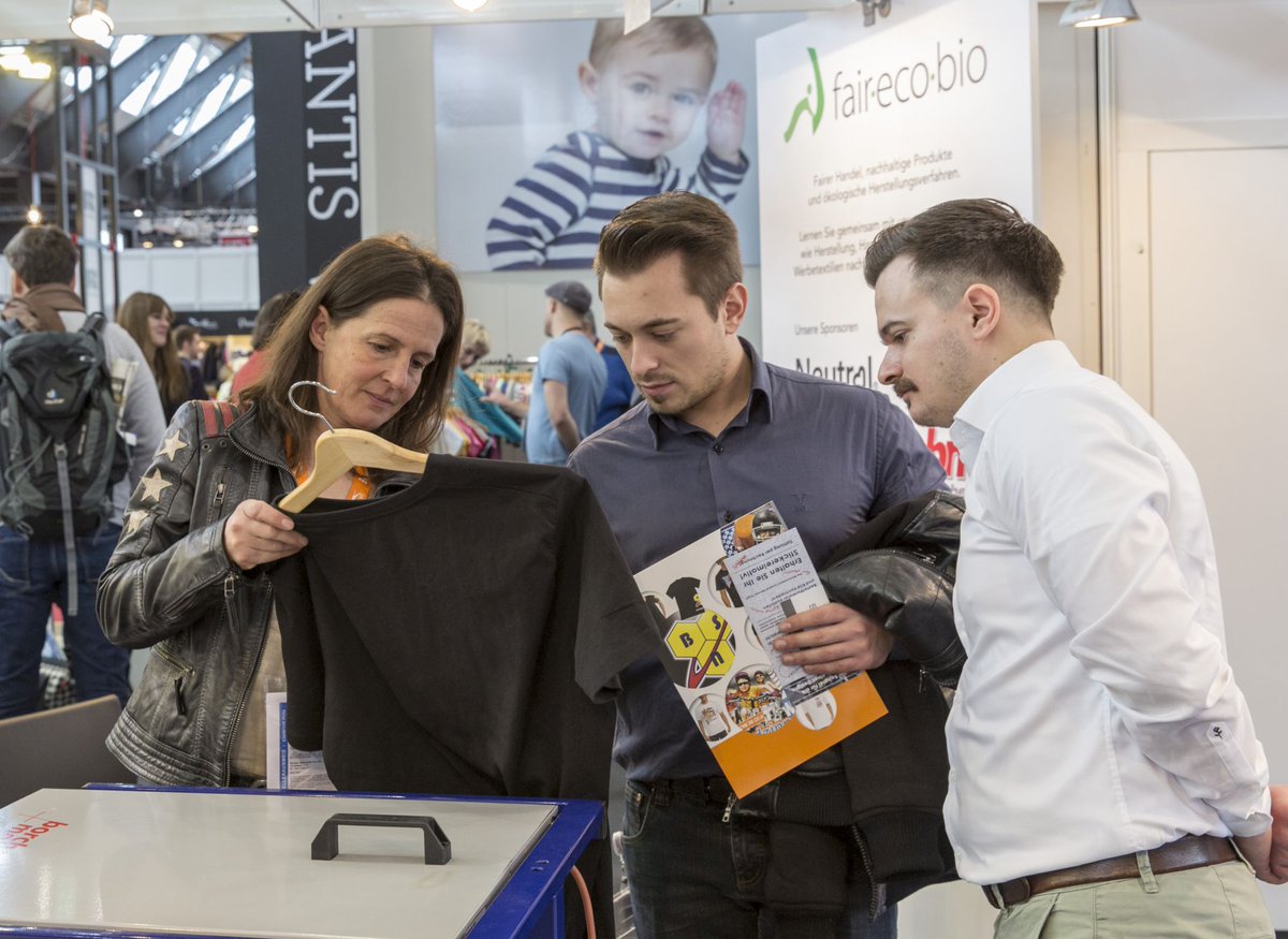 MesseSTRUSA's tweet photo. EXPO 4.0 is the leading platform for visual communication and haptic advertising. The three trade fairs TV TecStyle Visions, WETEC and GiveADays showcase new products and innovations in the areas of textile finishing, advertising technology and promotion. #messestuttgart https://t.co/3cuYqpFsE2