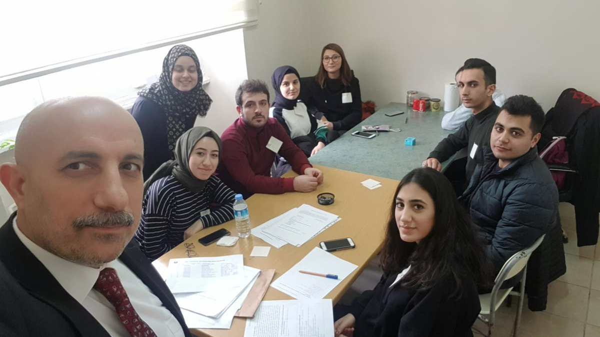 tipsbu's tweet photo. 2.Sınıf öğrencilerimizin 16 bölümde 16 öğretim üyemizle gruplar halinde gerçekleştirdiği PDÖ eğitiminin son oturumu bugün yapıldı. https://t.co/BPGuK03fjs