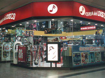 jaime__1991's tweet photo. Ustedes también iban a este lugar, escuchaban los CD de muestras con los audífonos pero no compraban nada ??? https://t.co/m9WTeZM98Z
