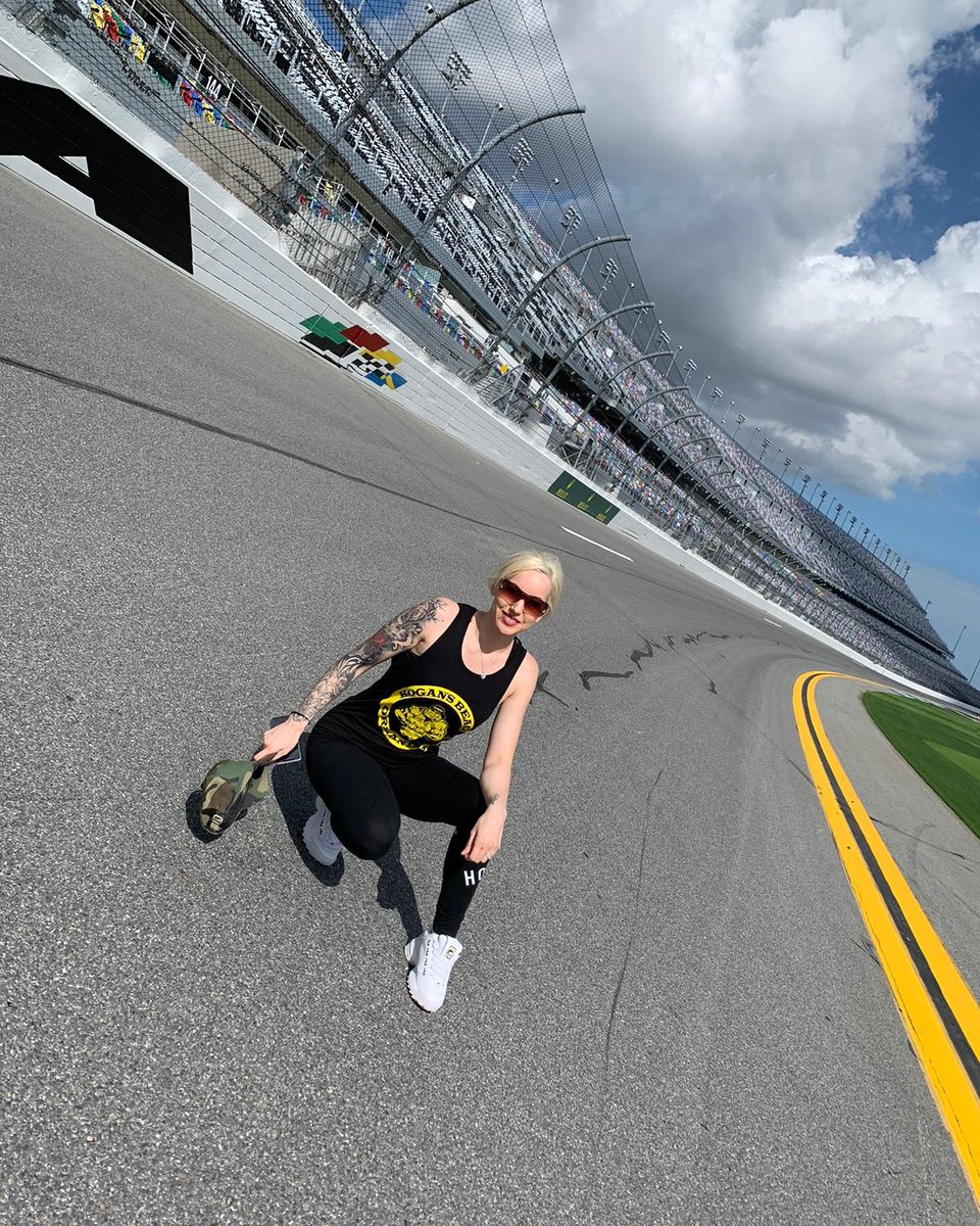 Kayley_Boo's tweet image. Daytona international speedway 🇺🇲🏁💕