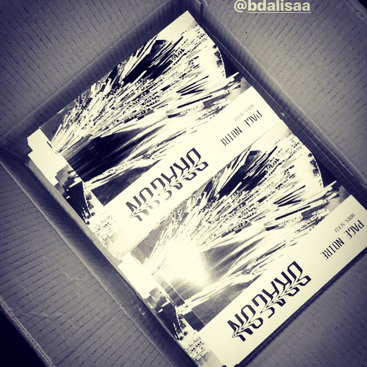 maryse_masson's tweet photo. #succès #expo #magazine #étudiants @EcoleLISAA #arago #illustration  #GraphicDesign BDA LISAA au @Lehasardludique hier soir !!! @Agnes_Nicolas @ConstanceGrison @maud_andrea @MantiaTraore https://t.co/NeRrqp7hlZ