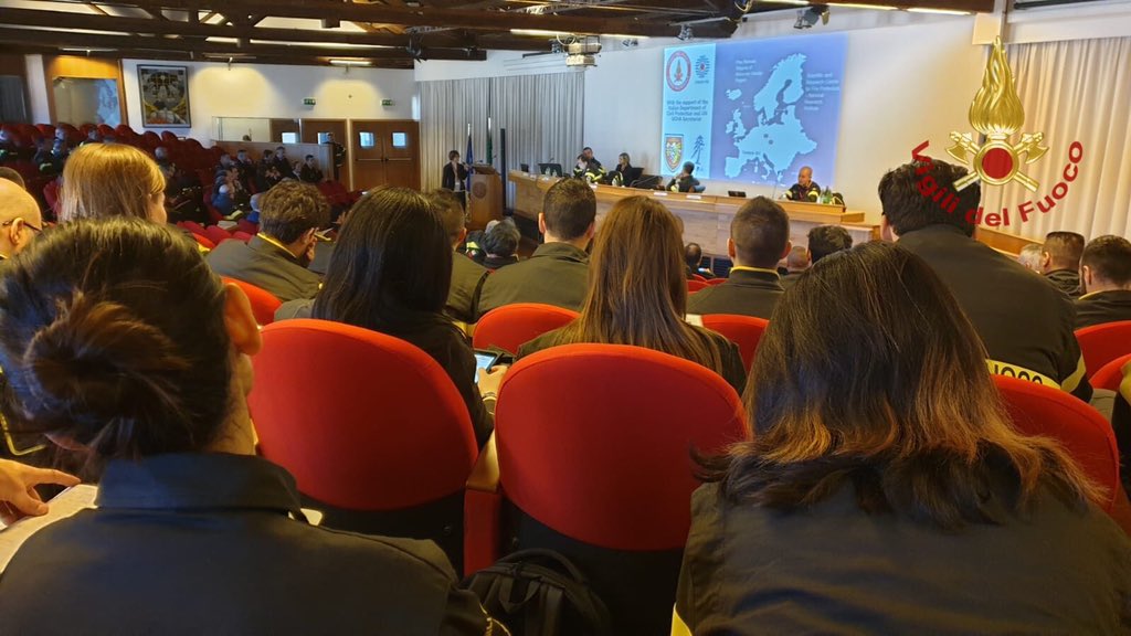 vigilidelfuoco's tweet photo. Effetto barriera, un ostacolo per le operazioni di soccorso. #Oggi all’Istituto Superiore Antincendi a #Roma presentiamo i risultati del nostro studio per superarlo, un lavoro svolto nell’ambito del progetto europeo #EASeR Enhancing Assessment in Search and Rescue #vigilidelfuoco https://t.co/2CJlP24IY1