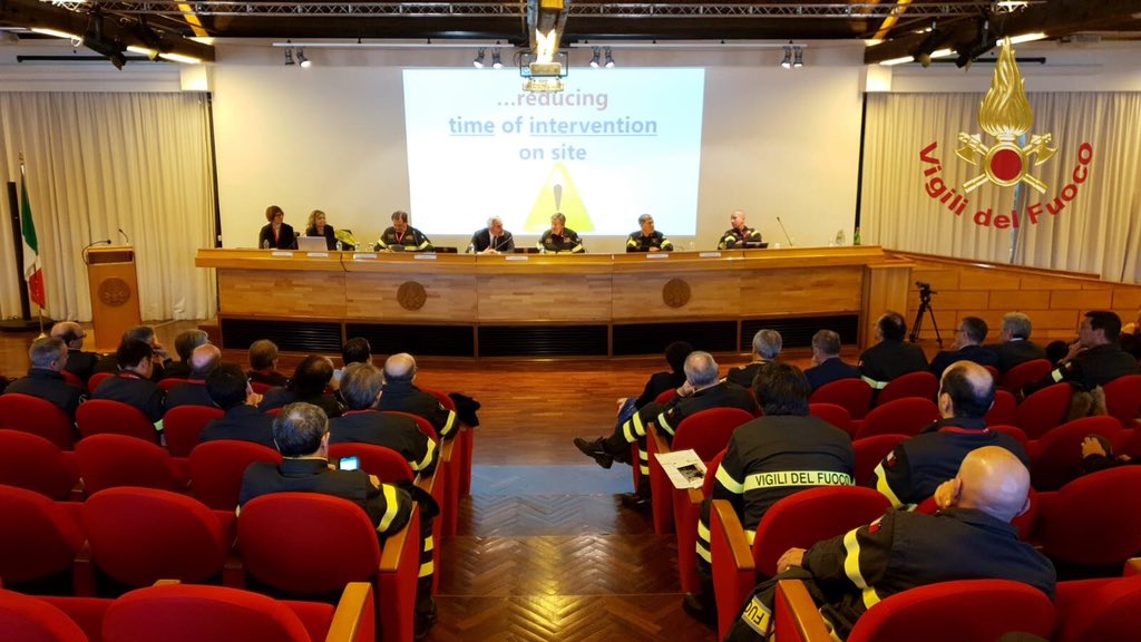 vigilidelfuoco's tweet photo. Effetto barriera, un ostacolo per le operazioni di soccorso. #Oggi all’Istituto Superiore Antincendi a #Roma presentiamo i risultati del nostro studio per superarlo, un lavoro svolto nell’ambito del progetto europeo #EASeR Enhancing Assessment in Search and Rescue #vigilidelfuoco https://t.co/2CJlP24IY1