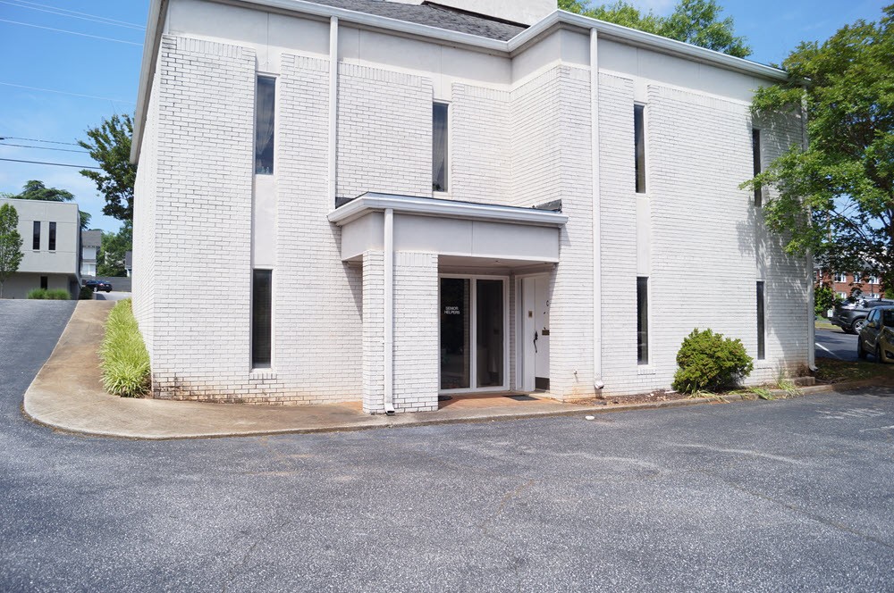 KDSProperties's tweet photo. FOR LEASE | Affordable Office Suite - Downtown Greenville 

114 Williams Street
Greenville, SC 29601
https://t.co/te2EQvmzRy

Contract 
Brad Doyle, Senior Broker
brad@kdsproperties.com
O (864)242-4200

#kdsproperties #cre #yeahthatgreenville #forlease #officespace https://t.co/N4ZhxGJS7y