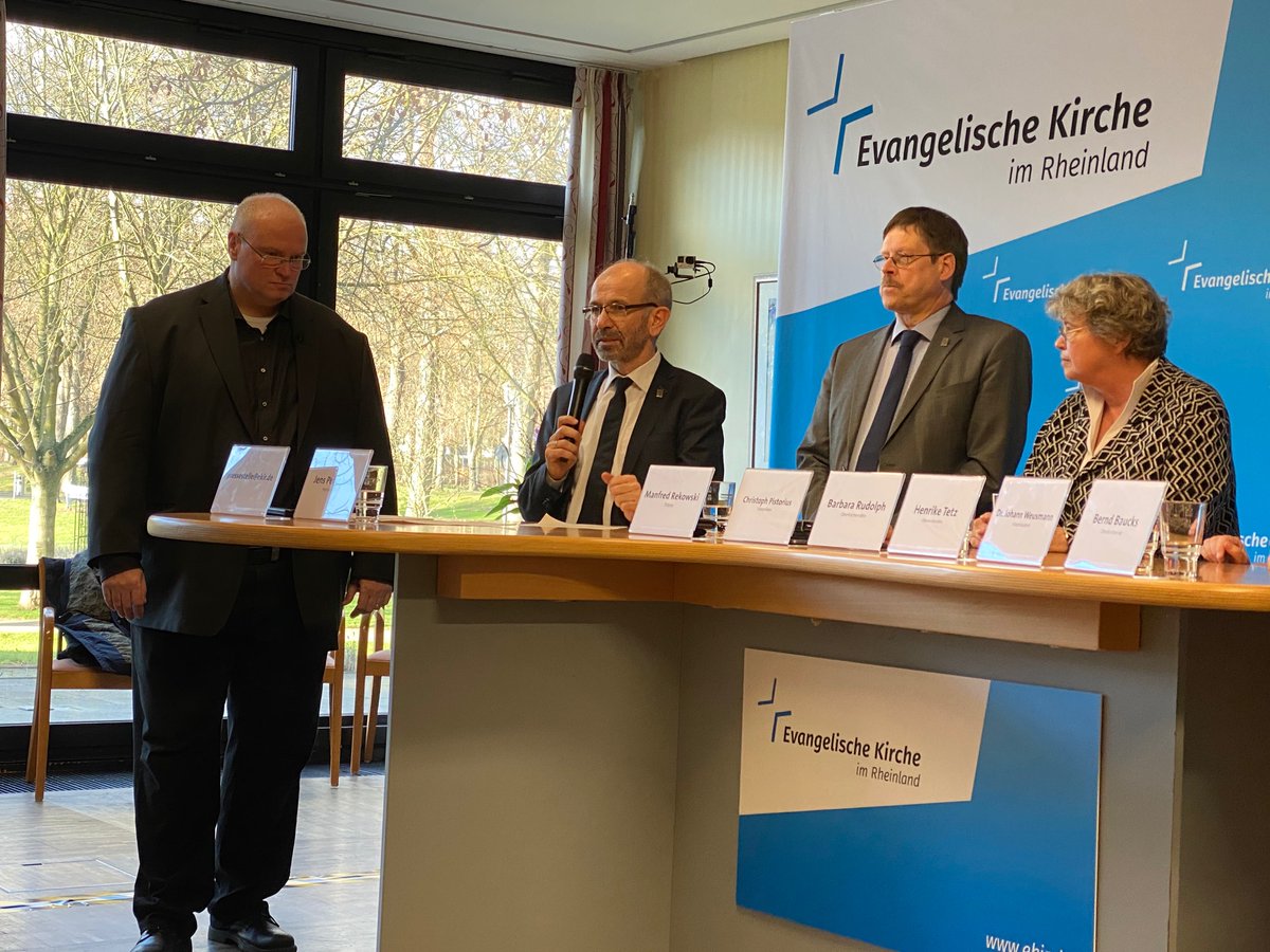 ingolehnick's tweet image. "Die #Jugendsynode 2019 war kein Strohfeuer", sagt der Präses der @ekir, @ManfredRekowski bei der Abschluss-PK der #Landessynode in Bad Neuenahr seien viele junge Leute in Ausschüsse gewählt worden. #epd_dabei für @epd_west und @epd_news