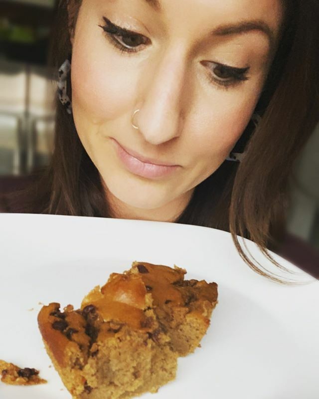 This is also the look I give my goals... #imabouttocrushthis
.
.
.Sweet Potato Protein Squares! 🍠 
What you need: 1 cup (1 small, peeled sweet potato) baked/boiled, 1 c. Gf Oatmeal, 1/2 cup vanilla protein powder, 1-2 scoops collagen powder(optional!… ift.tt/2uvmQbW