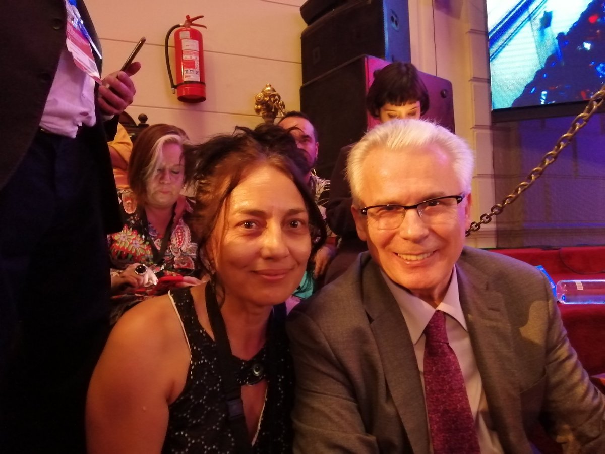 PaulinaAcevedoM's tweet photo. AHORA!! En la inauguración del #ForoInternacionalDDHH, en el Ex Congreso en Santiago de #CHILE, se escucha fuerte "#GARZÓN, GARZÓN, LLÉVATE AL WEVON"

#RenunciaPiñera
#ChileDesperto
#ChileNoSeRinde
#URGENTE #ChileEnDictadura
#ChileViolaLosDDHH
#DDHH #AquíYAhora https://t.co/zmYOQPkvp0
