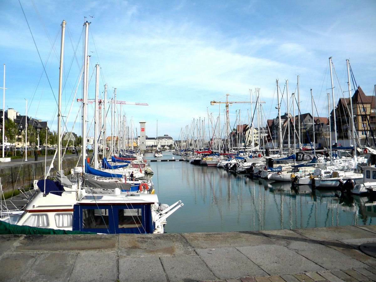 Sk_randomvoyage's tweet image. The Harbour at Deauville, France 
#deauville #exploremore #harbour   #travelphotography #beautifuldesinations #indiangirltravels #indiangirltraveller #indiangirltravelstories #travelinspiration #indiangirlswander #Travel #france