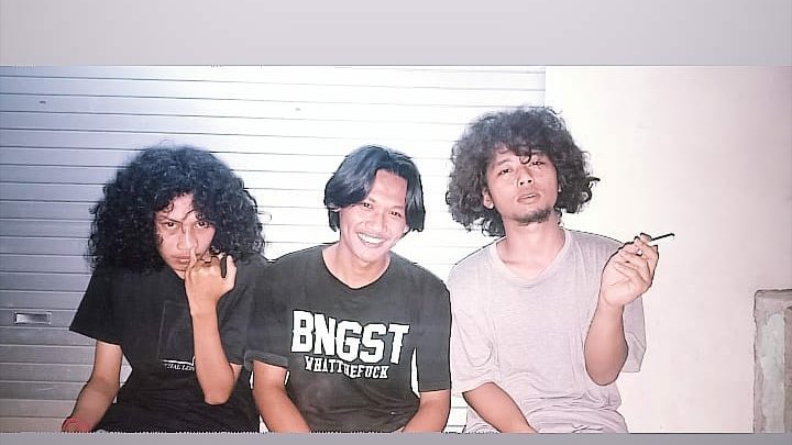 mamen003's tweet photo. Rock and roll cabang mana nih kita kita  ? Kasih cabangnya yang deket ajalah biar gk capek capek kangennya ya 😅 https://t.co/JP3BGTWE0k