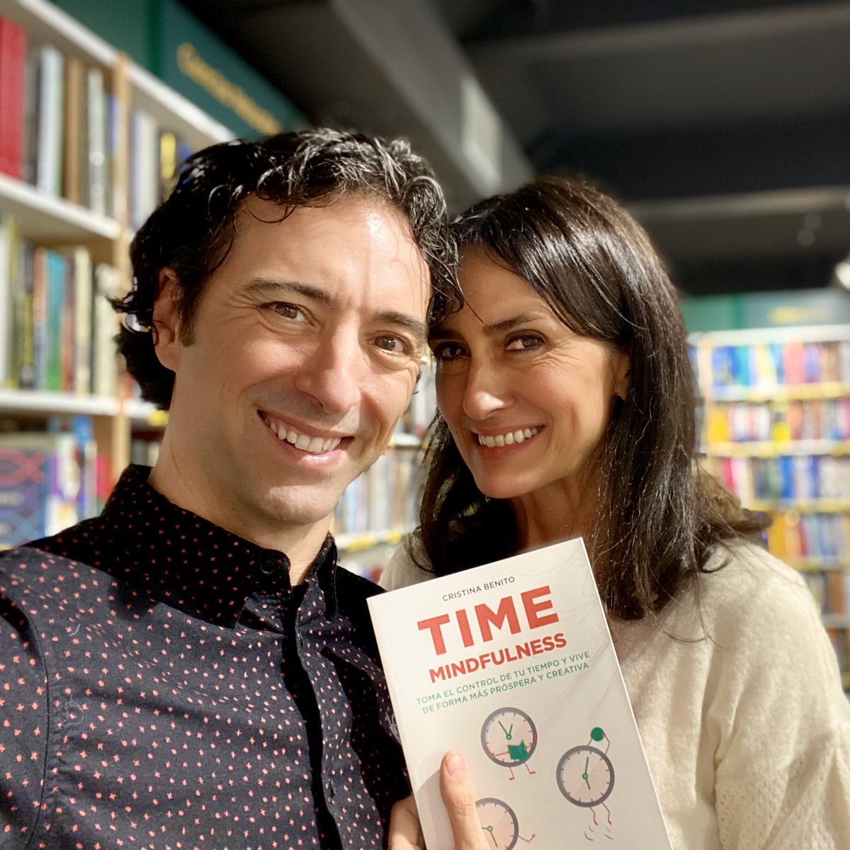 andres_pascual's tweet photo. ¡Qué ilusión el nacimiento hoy de #TimeMindfulness, el nuevo libro de mi mujer, Cristi @MoneyMindfuln Aquí la tenéis... esperando la presentación el lunes 19:30h en @fundacionibercaja #Logroño
#7traducciones MM
#2traducciones TM... ¡y sumando!
Toma el control de tu tiempo 🙏🏻✨ https://t.co/adF0ZRi1W7