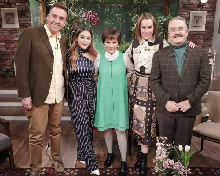 SoyJCVazquez's tweet photo. Giby de I Carly, Patito, La chilindrina, El Penywais y el buey de la Mayonesa McCORMIC
#Ventaneando24 https://t.co/d2P6ew79ki