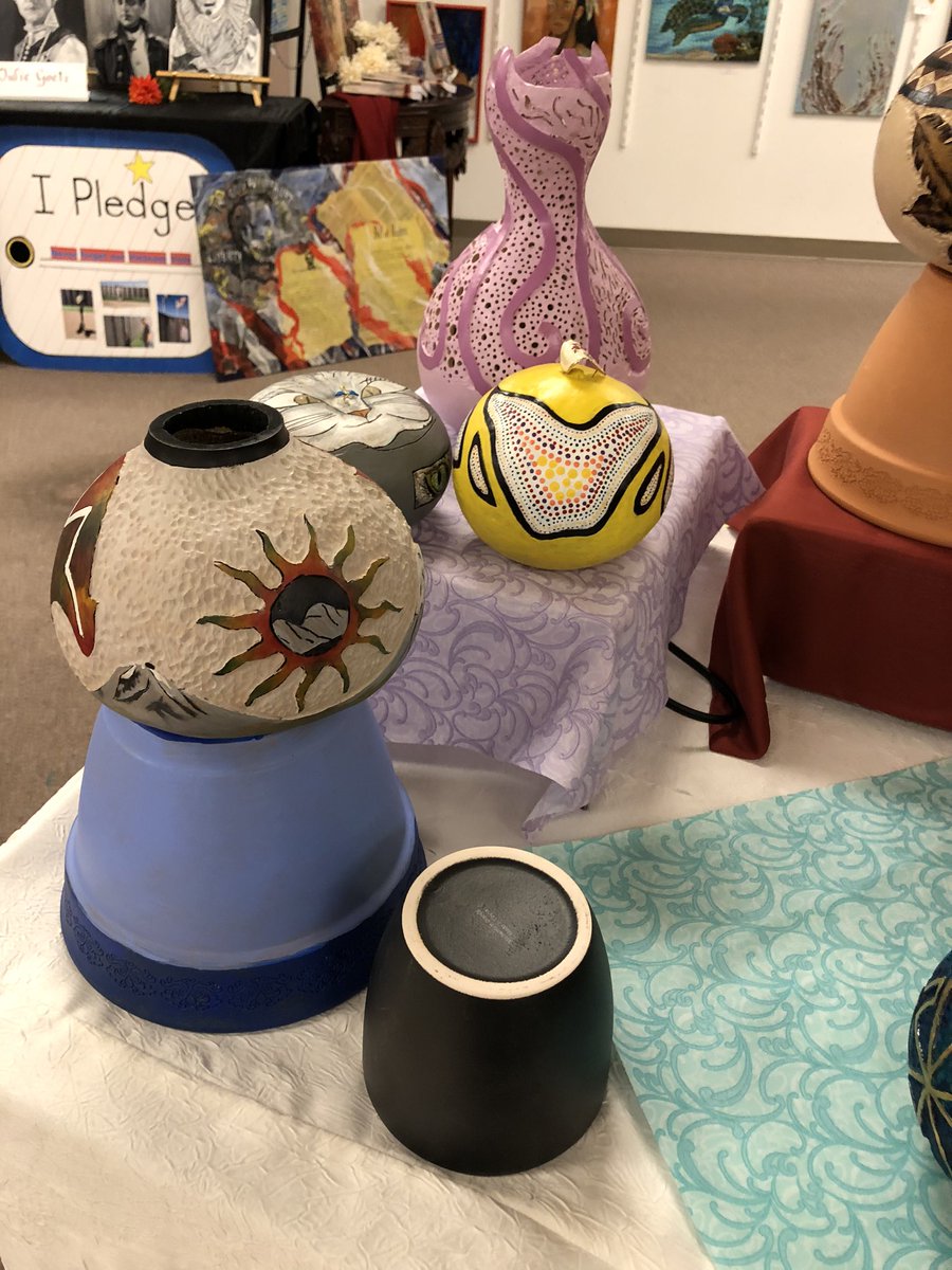 FloridaGrecco's tweet photo. #gourds #jaypatrick #artshare #art beautiful artword@our of gourds , use them as a base or put a little light in them .. #creative #ThursdayThoughts #ThursdayInspiration #amazing https://t.co/ScnJxnBTaB