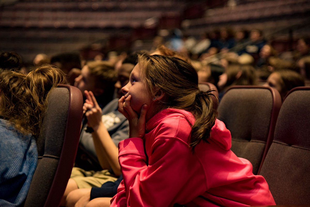 pulaskiacademy's tweet photo. Another great #PAAuthorVisits with New York Times bestselling author & illustrator, Nathan Hale (@MrNathanHale.) Our #PAMS students loved listening to Hale's humorous cartoon storytelling peek into his upcoming book in the the Hazardous Tales series! https://t.co/u2XTAoEsZJ