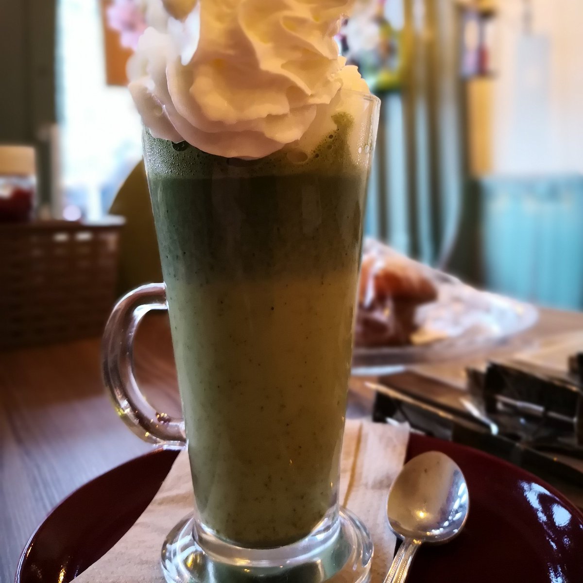 Matcha latte with whipped cream #woolwich #latte #matcha #cafe  #vietnamesefoods #baobun #foodporn #hotbeverages