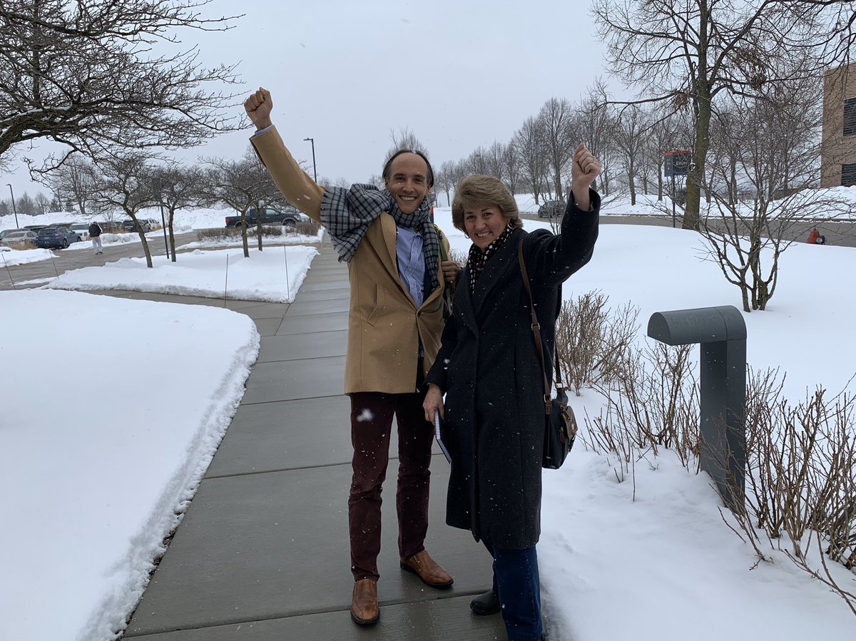 LisaMurman's tweet photo. What do I do with this white stuff?  Time to head home. #FLBound #OneAmFam Great week in Madison @OsmanDarryl see you at the beach! https://t.co/qUzCOVVl7f