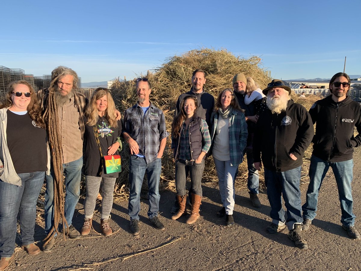 SOHempSolutions's tweet photo. Last year we saw mind-boggling growth in the American #hemp industry 🙌🏽🌱✨ I want to celebrate ALL the bad ass plant warriors who are working to build this industry from the ground up! Here’s to an amazing year in 2020 🤩 #hemp #cannabis #hempindustry #cannabusiness #cbg #cbd https://t.co/gCaR1aBb6T