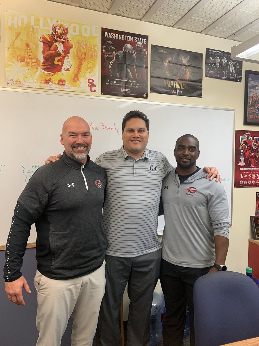 Cal Bears on campus! Thank you for stopping by <a href="/therealTUI/">Marques Tuiasosopo</a>. #FLS <a href="/vcspreps/">VCS Preps</a> <a href="/TheAcornSports/">Acorn Sports</a> <a href="/J_Andrade_/">Jonathan Andrade</a> <a href="/EliavAppelbaum/">Eliav Appelbaum</a> <a href="/5hendo/">Hendo</a> <a href="/CoachDiles/">Awan Diles</a>