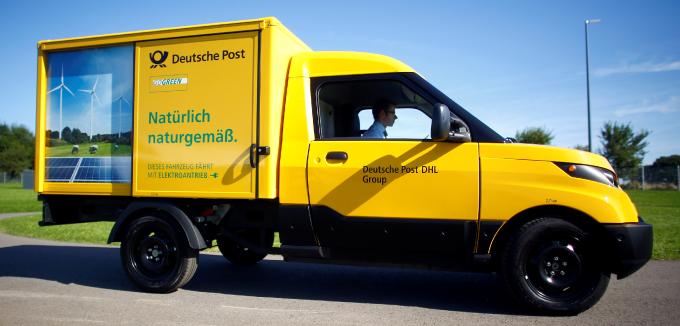 #SpreadTheGoodNews:

That's the right direction to move - Brilliant.

By the way: German Post wanted a e-delivery car years ago and found no suitable manufacturer. They took a small company (<a href="/StreetScooter_/">StreetScooter</a> ) &amp; built them on their own...

Photo: manager-magazin.de/unternehmen/ar…