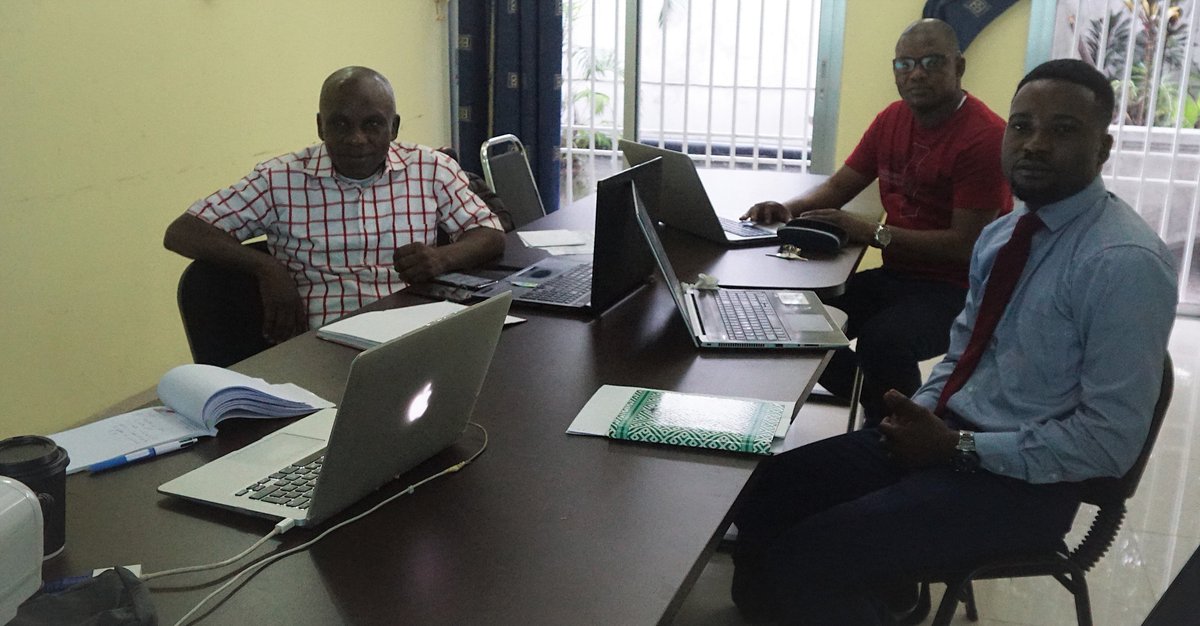 nalingicongo's tweet photo. Les membres du comité de suivi de la Campagne sur les #leaderscongolaises lors de l’Atelier de démarrage. La Campagne sera lancée bientôt sur la plateforme #NalingiCongo. De gauche à droite : Rodin Muvuyu #CONAFED Noël Ilunga #Diakonia Justus Tshikona #LYREC #GénérationEgalité https://t.co/DutGMIGbPR