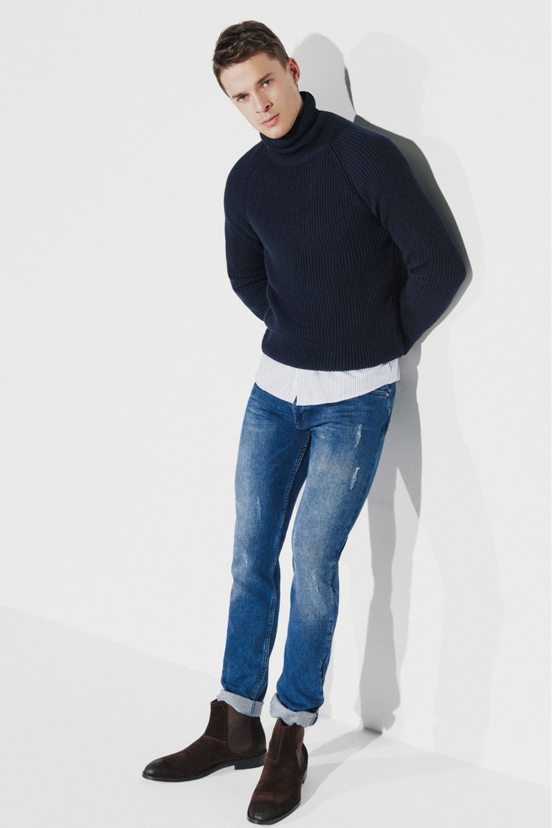 dsdamat_es's tweet photo. Inspírate durante estos fríos días. Ahora toda nuestra colección #DSDamatFW19 al 50% en tienda y online. https://t.co/iccFHZeKhK
.
#Rebajas #ModaHombre #LookInvierno #CasualStyle https://t.co/OKIqIbh9rp